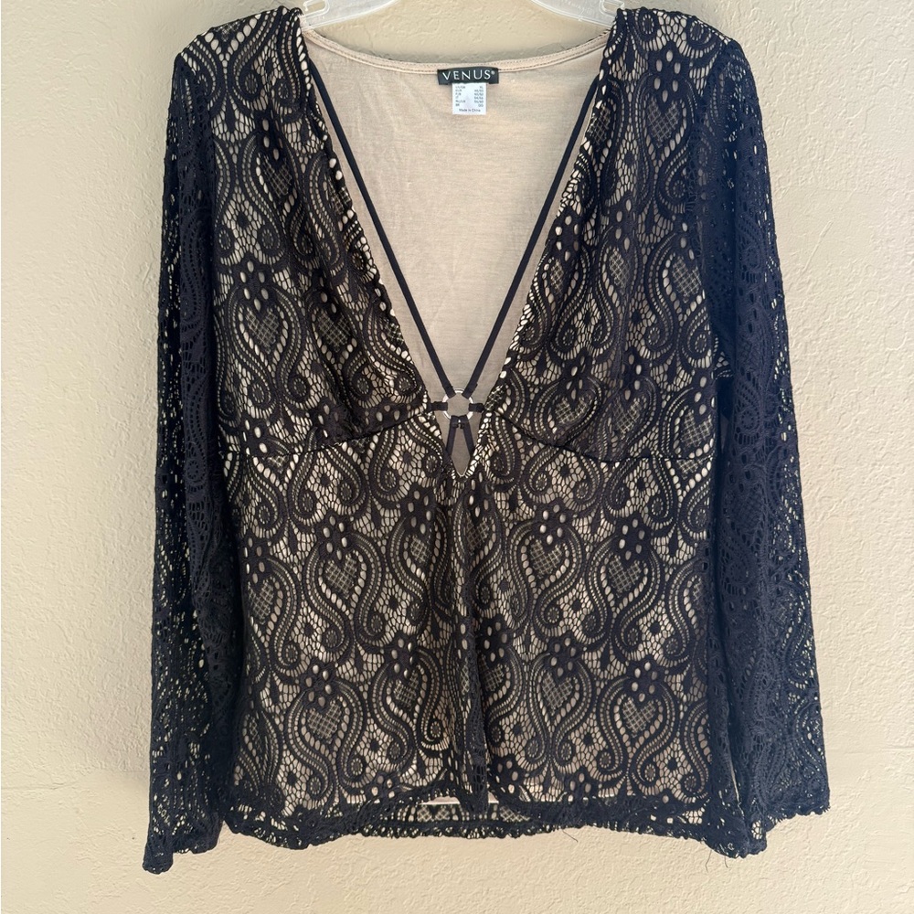 VENUS Black Lace V-Neck Long Sleeve Blouse
